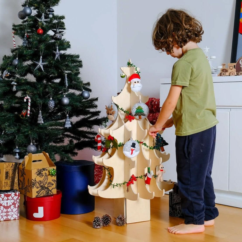 Wooden Christmas Tree & Felt Ornaments Kidodido
