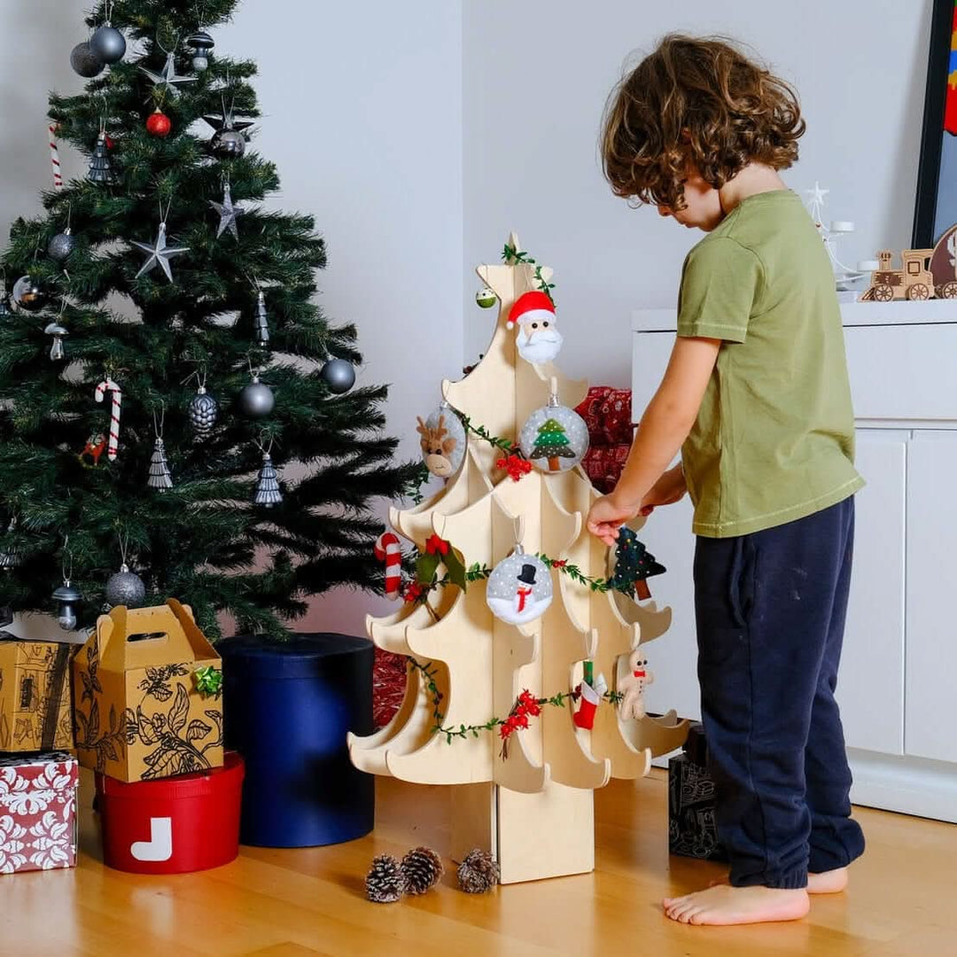 Wooden Christmas Tree & Felt Ornaments Kidodido