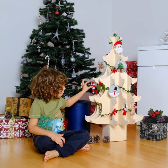 Wooden Christmas Tree & Felt Ornaments Kidodido